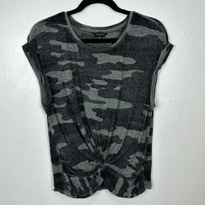 Lucky Brand Camo Print Knot Twist Front Cap Sleeves T-shirt Size M